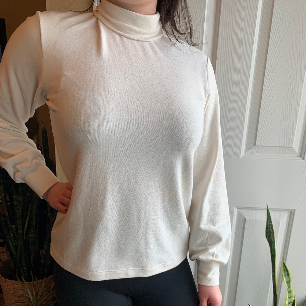 Uniqlo White Turtleneck Top